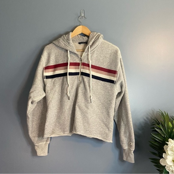 Abercrombie & Fitch Gray Striped Cropped Sweatshirt - Picture 8 of 8